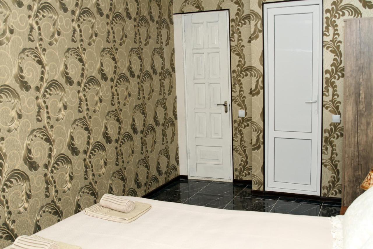 Georgian Hosts Tbilisi Hotel Екстериор снимка